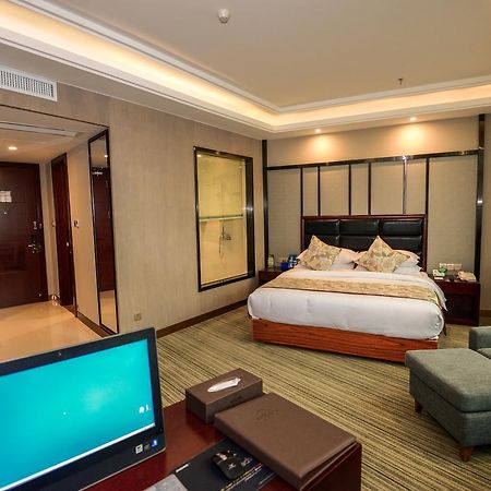 Days Hotel & Suites Shishi Quanzhou  Exterior photo