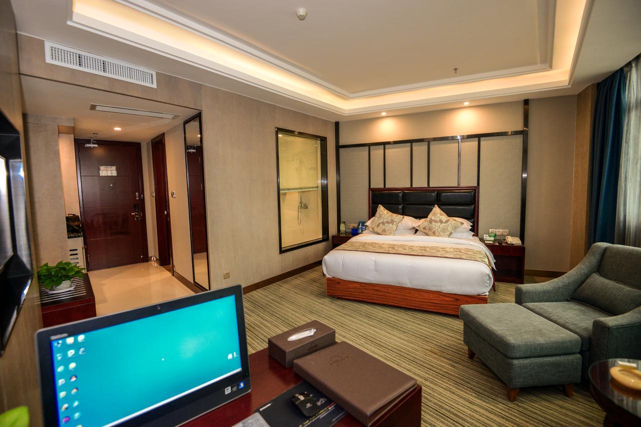 Days Hotel & Suites Shishi Quanzhou  Exterior photo