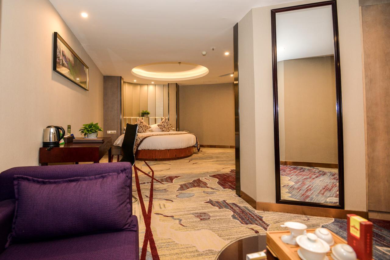Days Hotel & Suites Shishi Quanzhou  Exterior photo